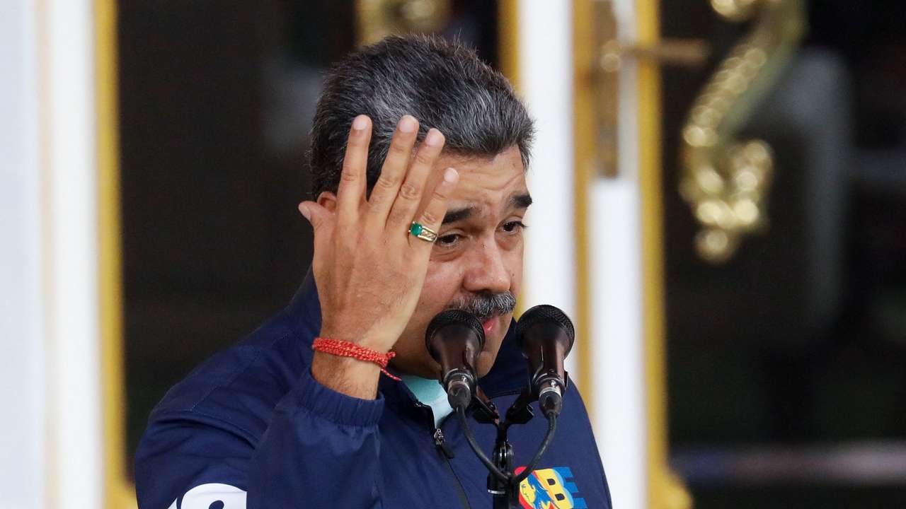 Venezuela's President Nicolas Maduro speaks on the day of a march marking Venezuelan Student Day, in Caracas, Venezuela, November 21, 2025. REUTERS/Leonardo Fernandez Viloria