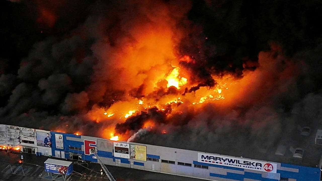 FILE PHOTO: Shopping centre ablaze in Warsaw