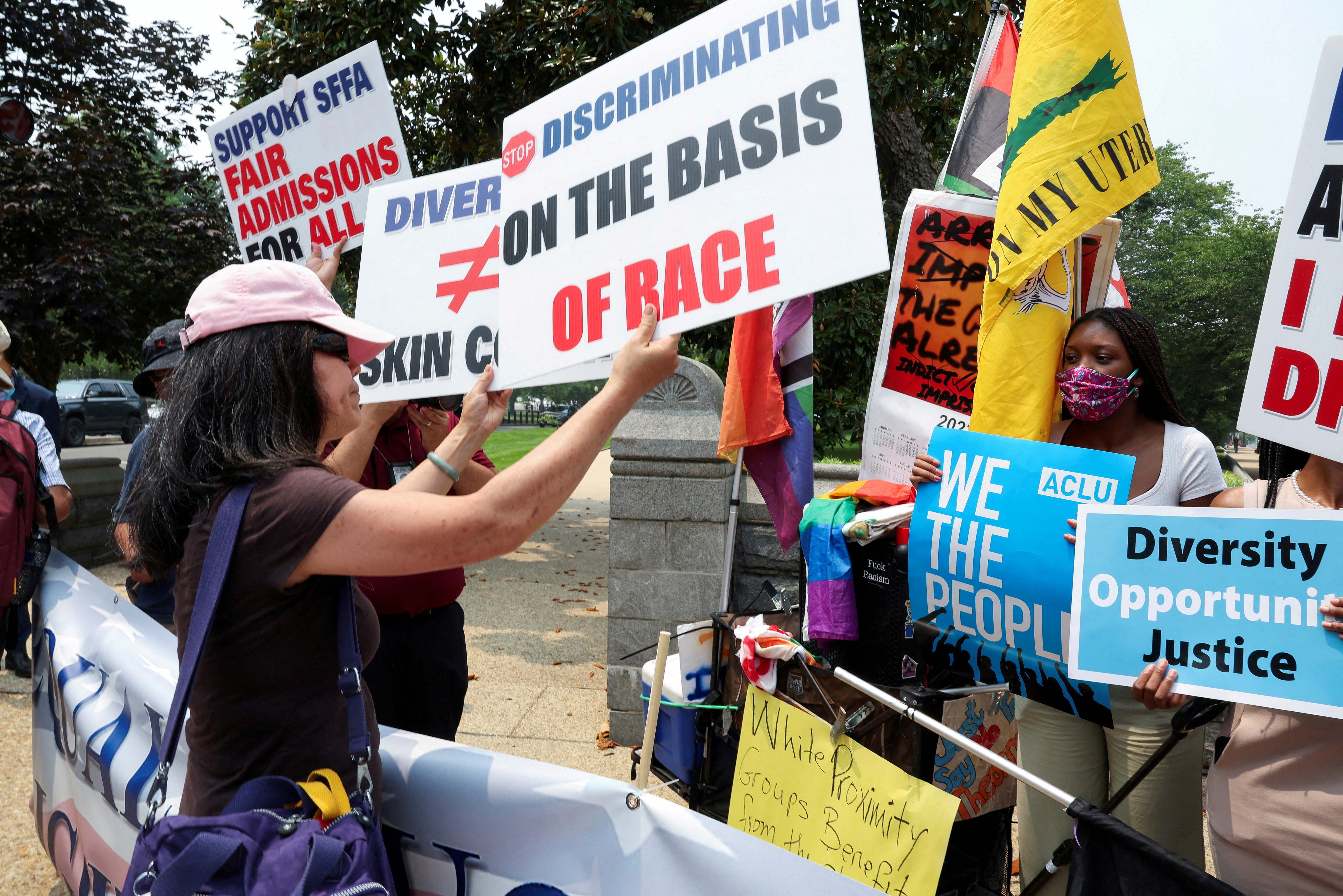 FILE PHOTO: U.S. Supreme Court rejects affirmative action in university admissions