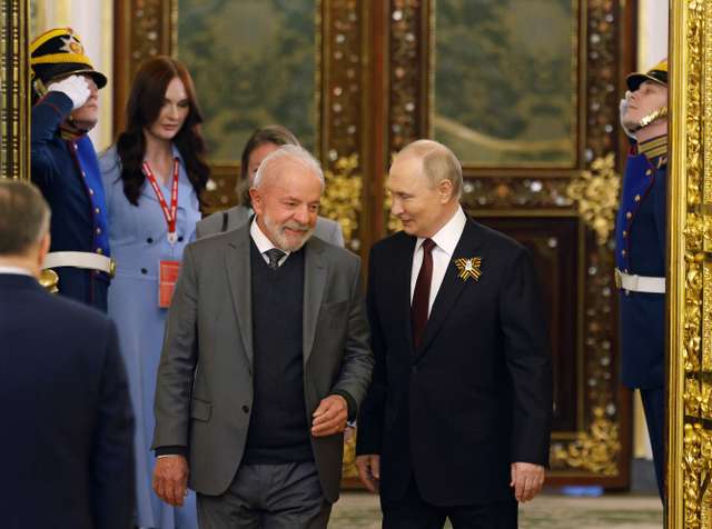 Russian President Putin and Brazilian President Lula meet in Moscow