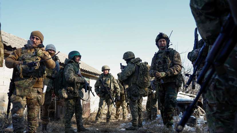 Ukrainian service members attend military exercises in Dnipropetrovsk region