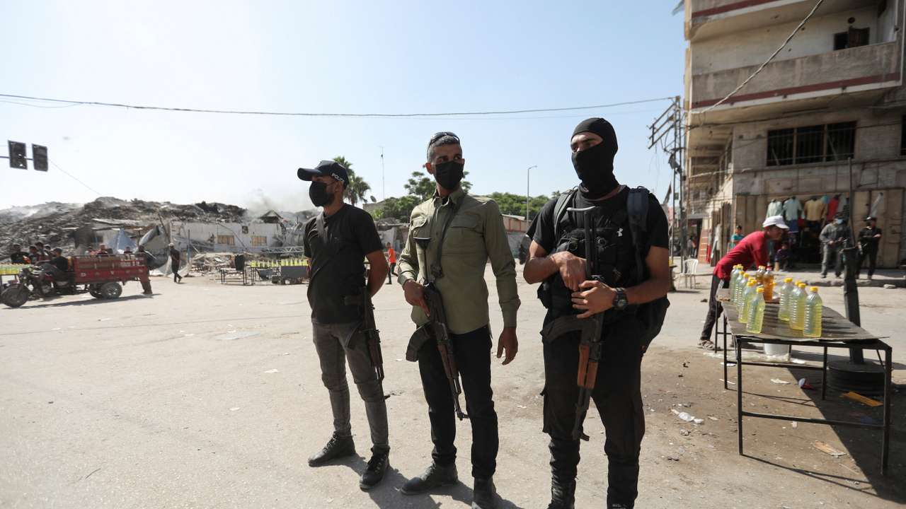 Ceasefire between Israel and Hamas goes into effect