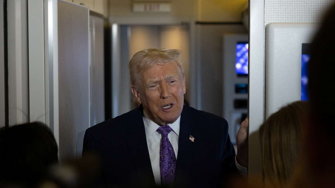 U.S. President Trump returns to Washington from Florida
