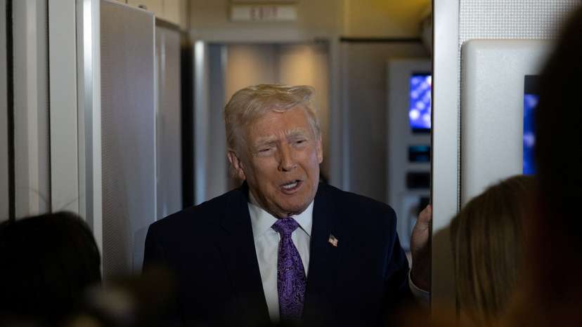 U.S. President Trump returns to Washington from Florida