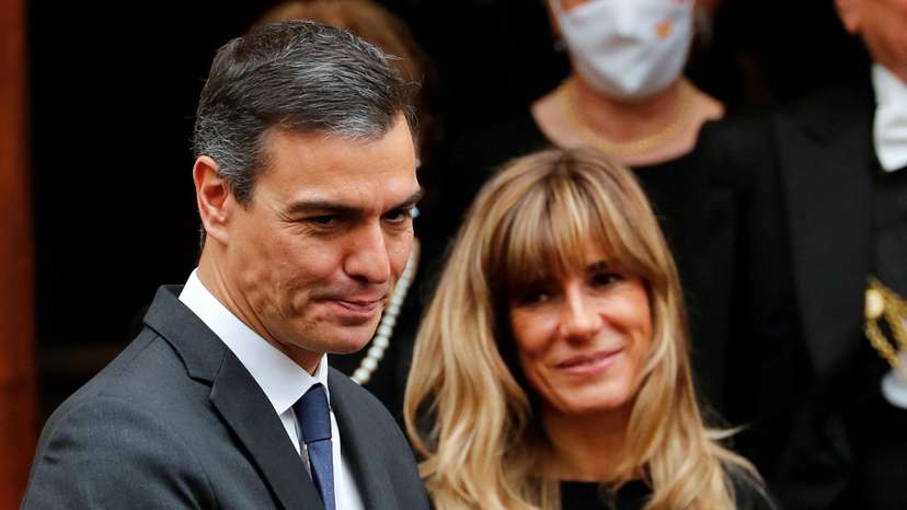 FILE PHOTO: Pope Francis meets Spanish Prime Minister Pedro Sanchez at the Vatican