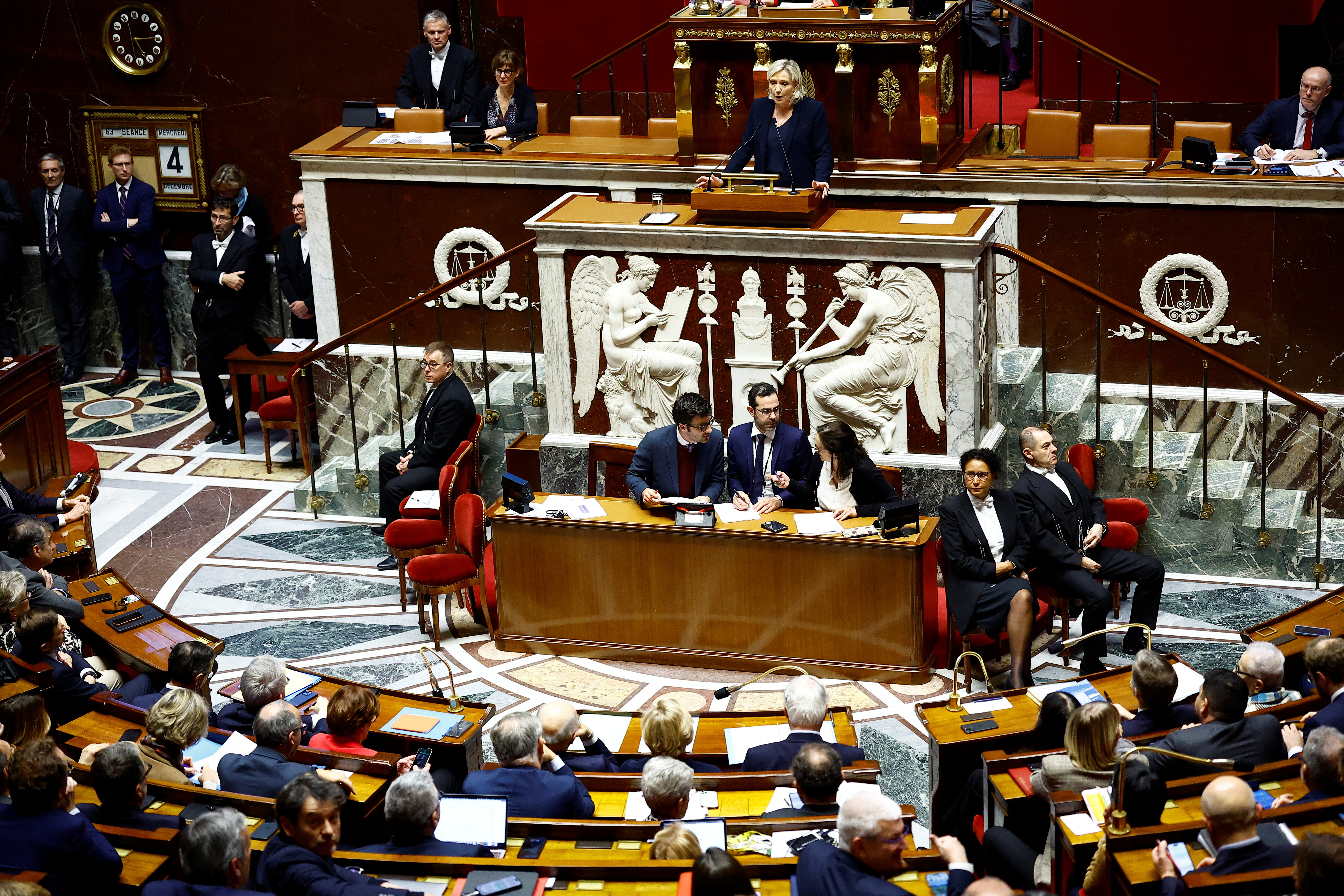 Lawmakers vote on no-confidence motion against the French government