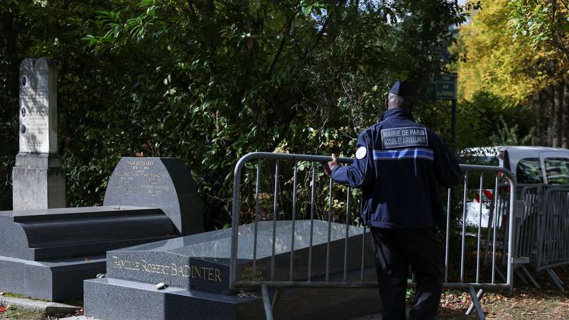 Tomb of late French justice minister Badinter vandalised near Paris