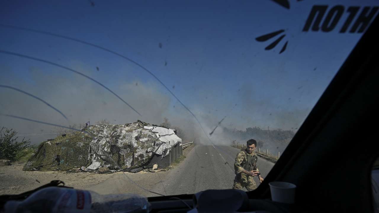 Evacuation of civilians from outskirts of Kurakhove town