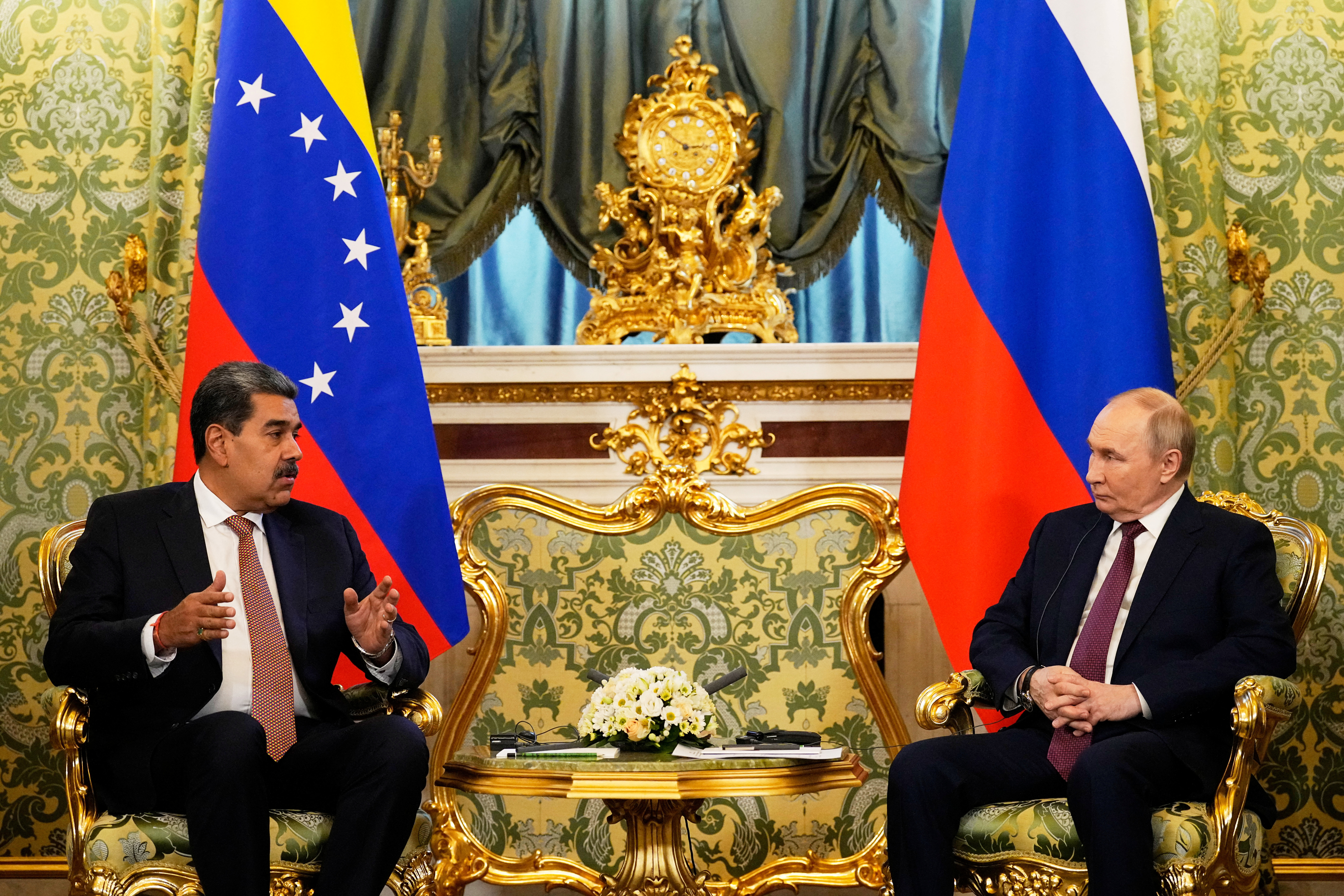 Russian President Putin and Venezuelan President Maduro meet in Moscow