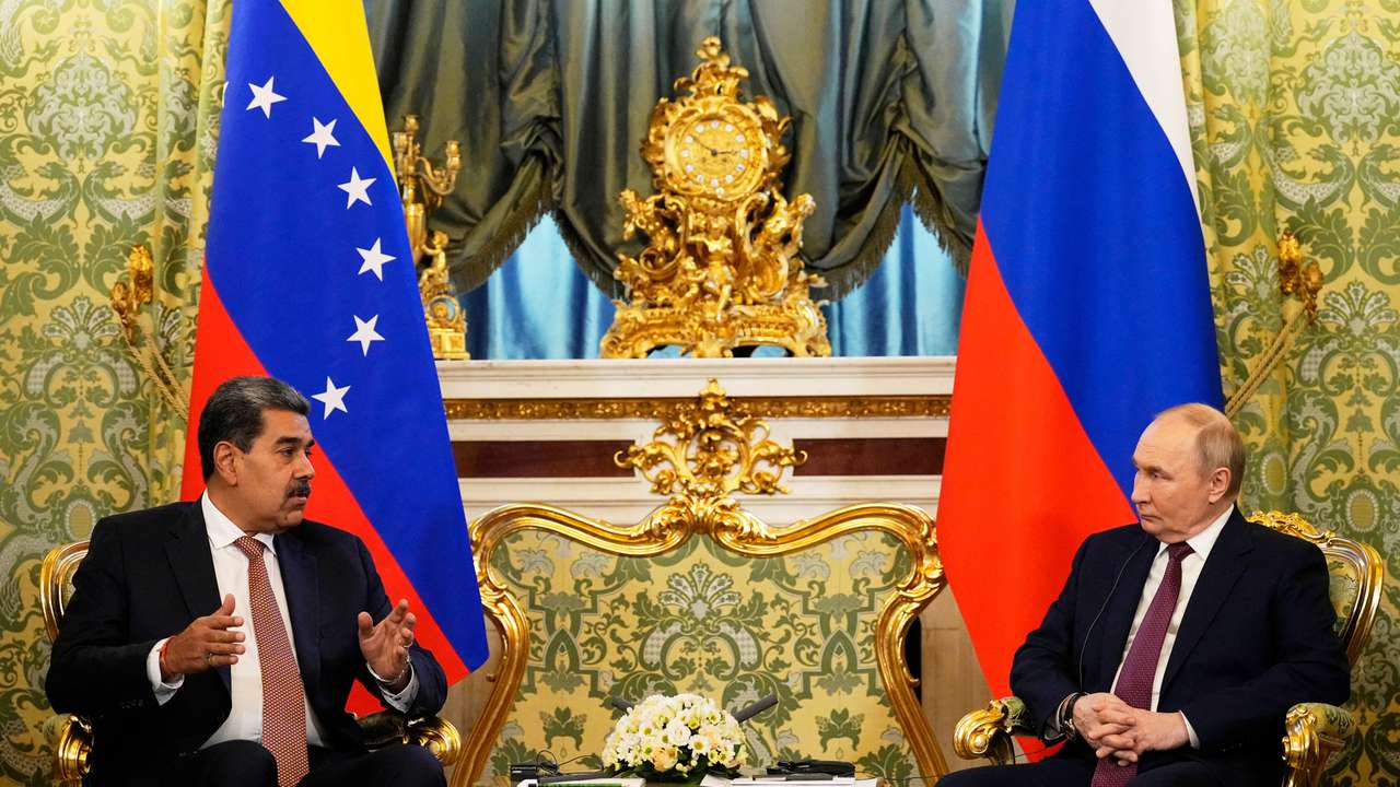 Russian President Putin and Venezuelan President Maduro meet in Moscow