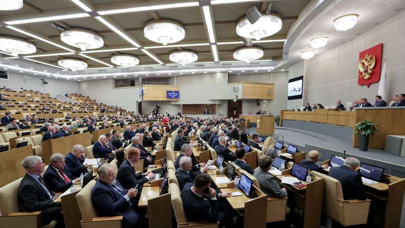 Russian lawmakers hold a session in Moscow