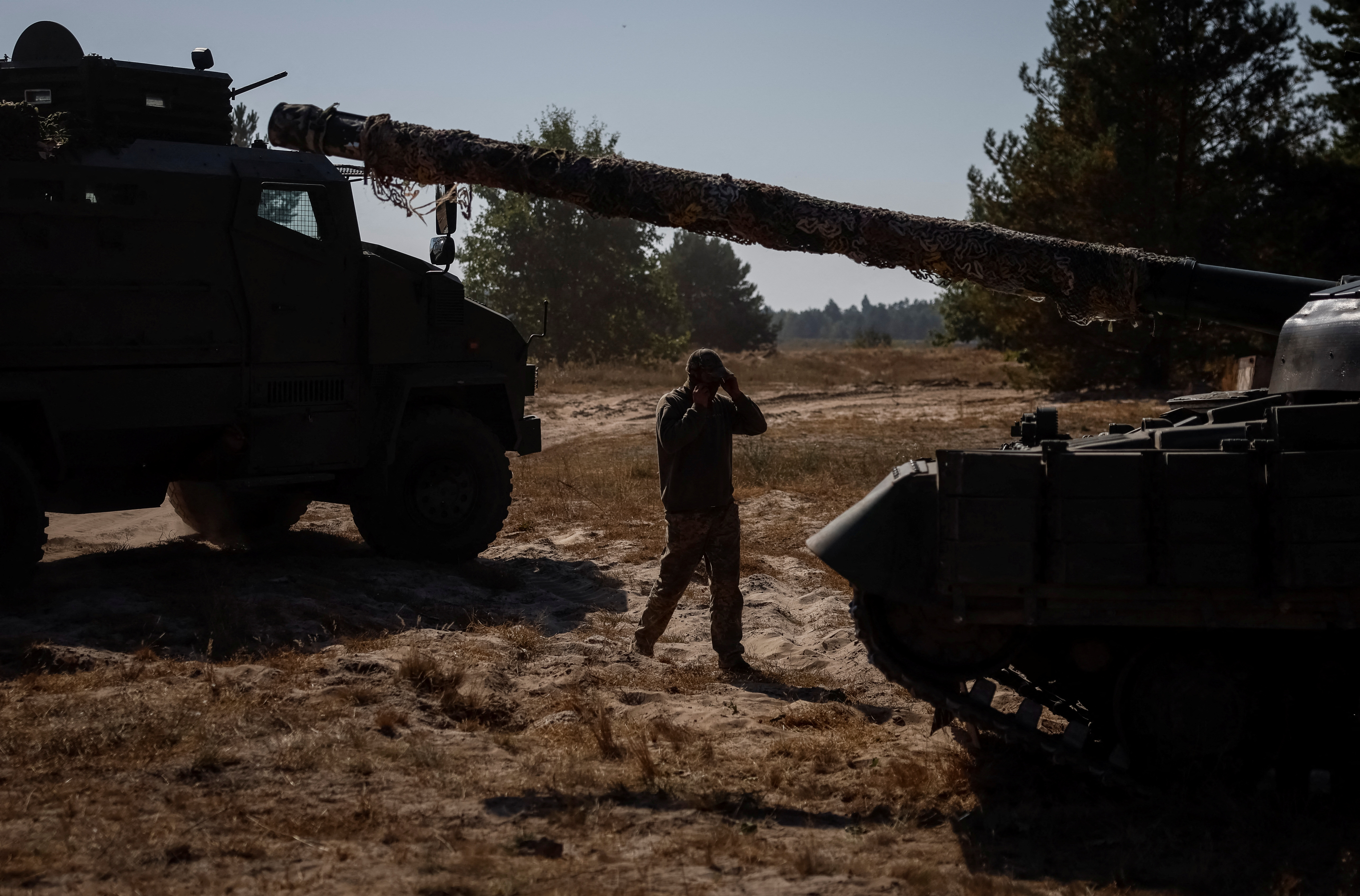uknUkrainian servicemen attend a military exercise in Kyiv region