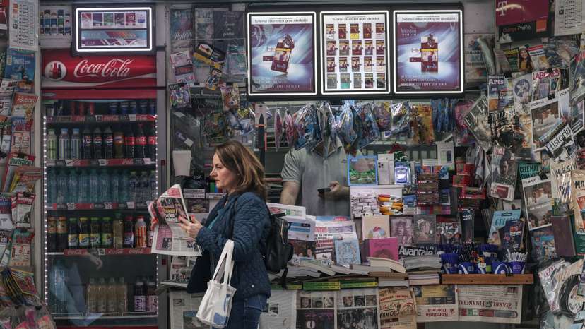 Daily life following the first round of presidential election, in Bucharest