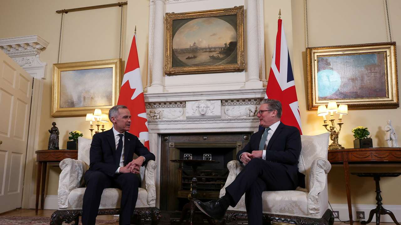 Canadian PM Carney meets with British PM Starmer in London