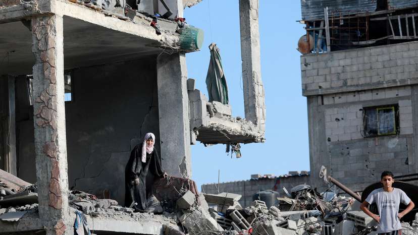 Scenes of destruction after Israeli forces withdrew from a part of Nuseirat