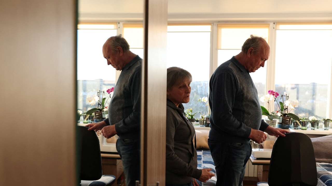 Many Ukrainians baulk at conceding land to Russia, entangling nascent peace process
