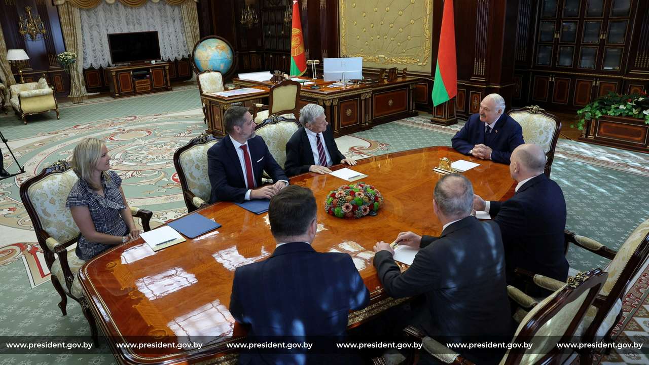 Belarusian President Lukashenko and U.S. envoy Coale meet in Minsk