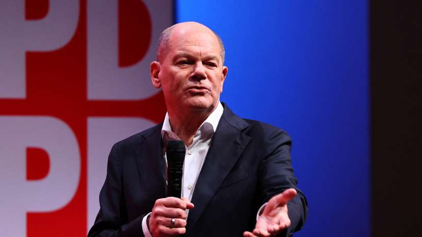 German Chancellor Scholz campaigns for the 2025 general election in Leipzig