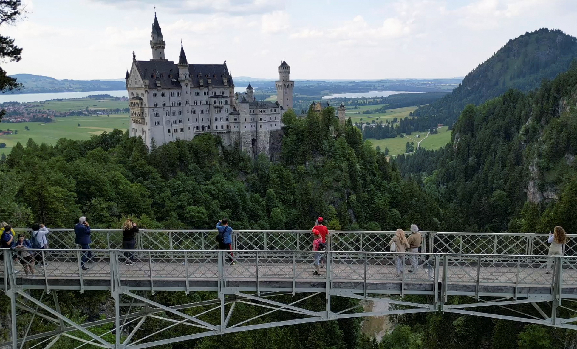 Tourist dies after attack near Germany's Neuschwanstein Castle, German police say