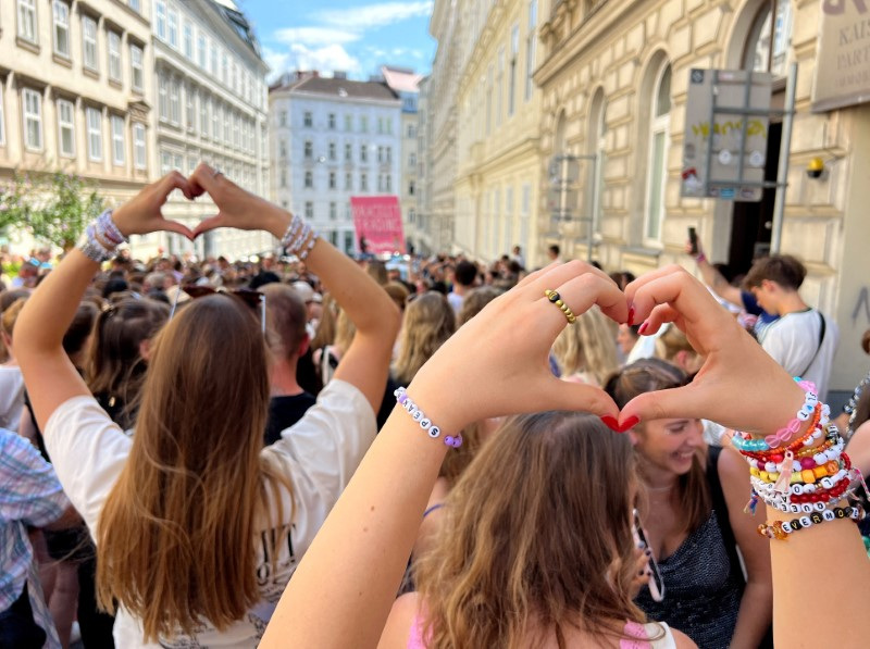 Stranded “Swifties” gather in Vienna after cancellations of Taylor Swift concerts