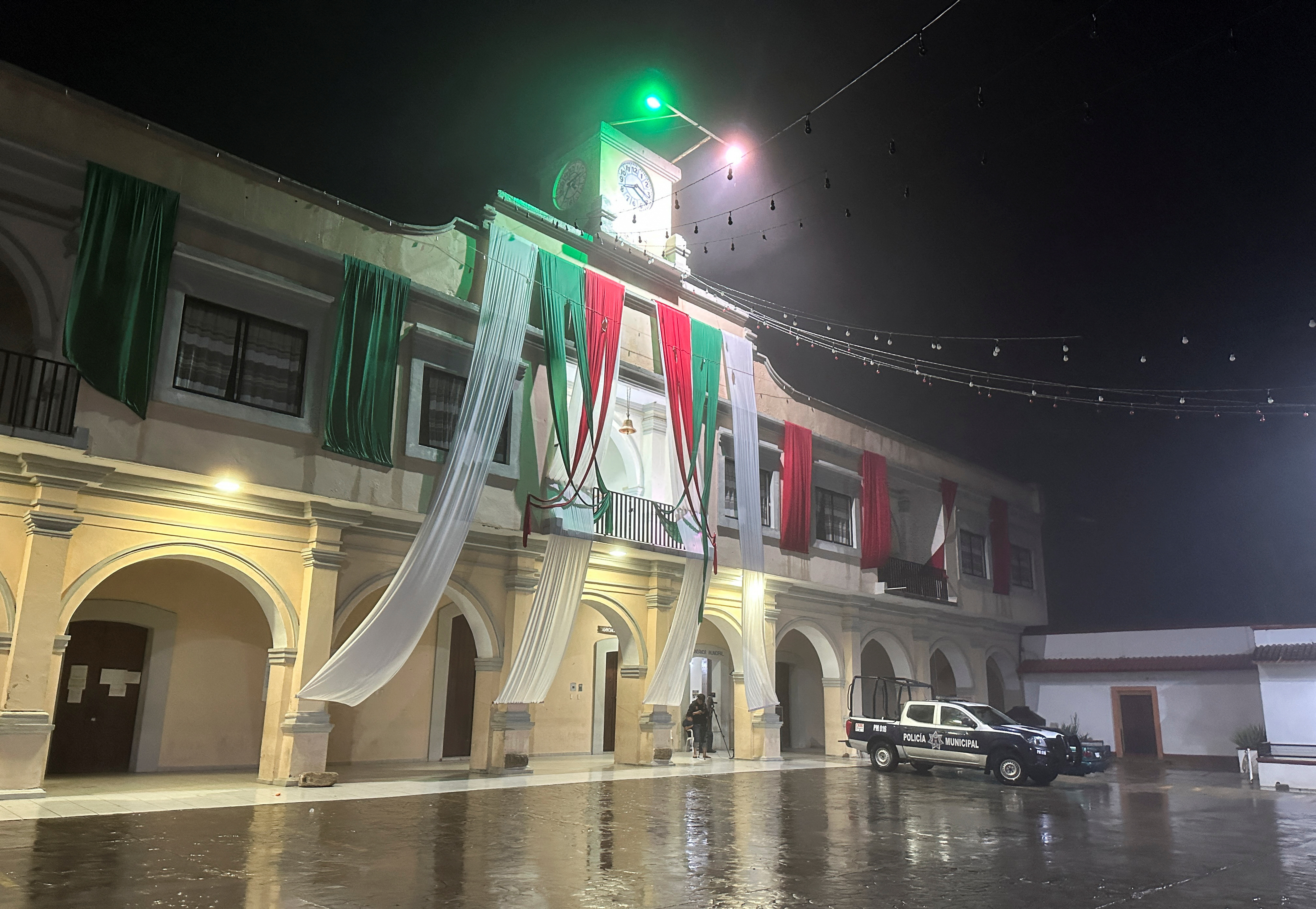 Hurricane John makes landfall as major category 3 storm, in Santiago Jamiltepec