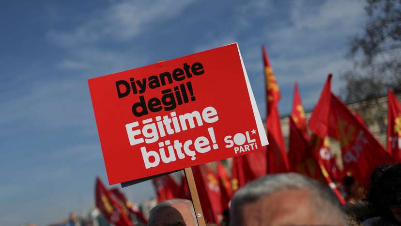 Rally against government's latest religion-related policies on the education system, in Istanbul