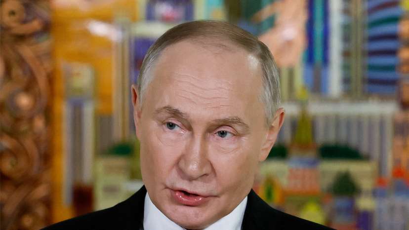 Russian President Putin meets with journalists in Moscow