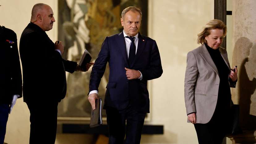 French President Macron hosts a meeting of European leaders on Ukraine in Paris