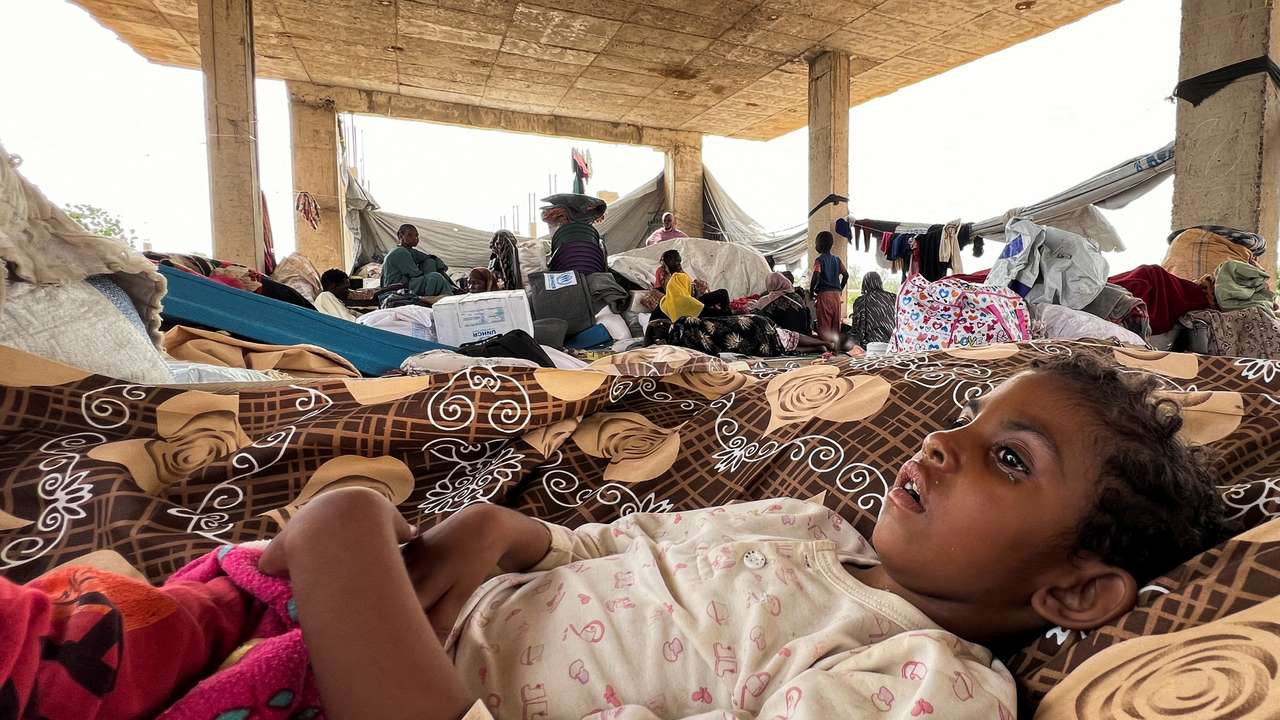 Families displaced by RSF advances in Sudan's El Gezira and Sennar states shelter at the Omar ibn al-Khattab displacement site, Kassala state