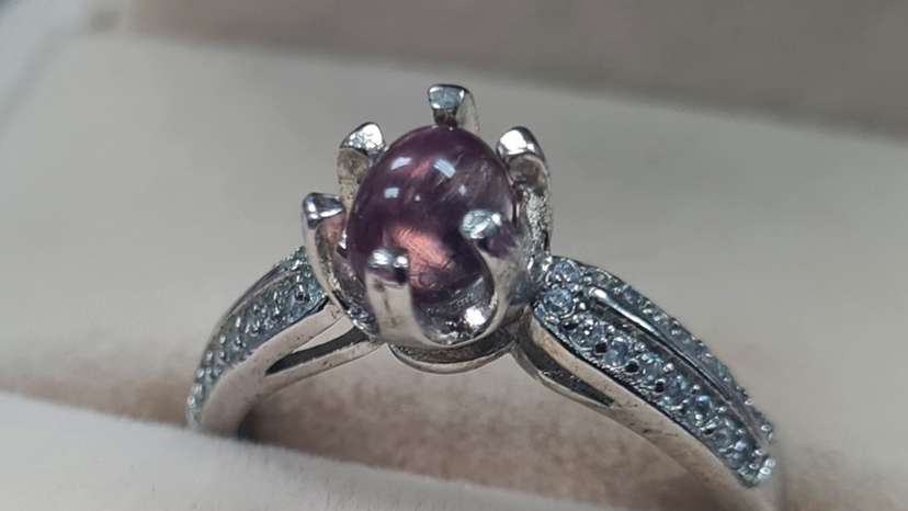 Thai gemstones from rice husk