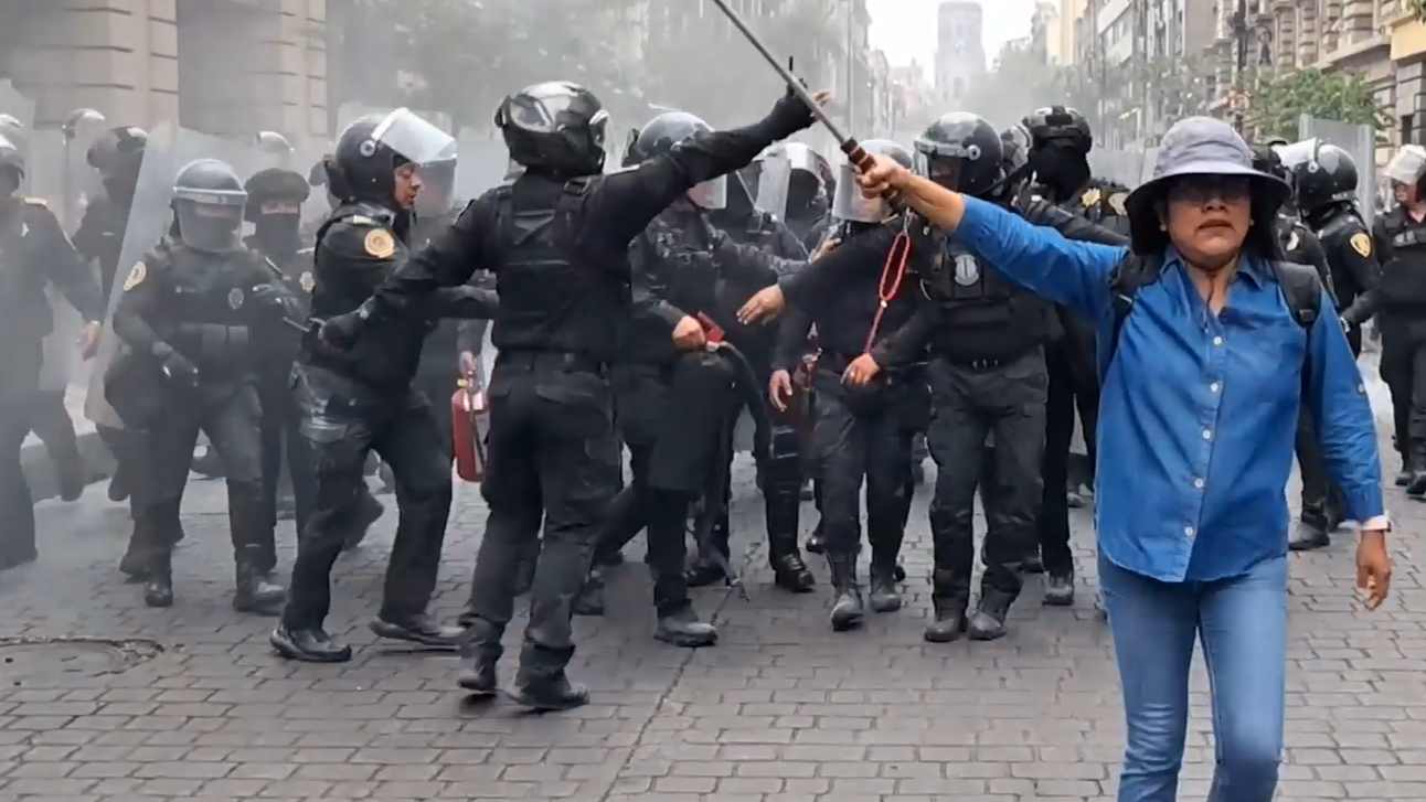 Mexico teachers blocked from Zocalo during protest over labour and pension reforms
