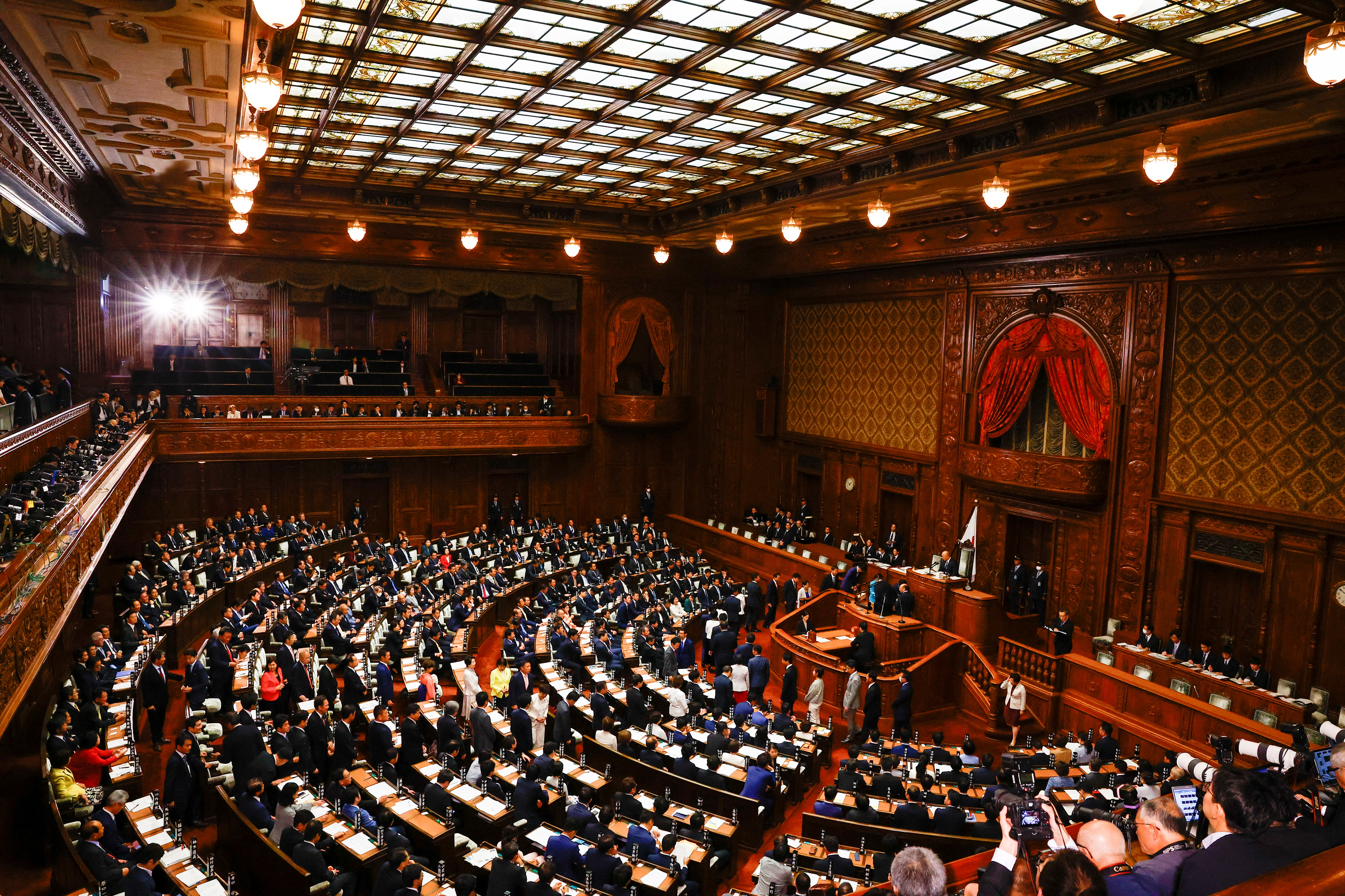 Japan's parliament votes to elect new prime minister