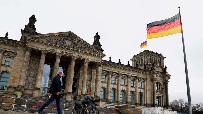 Germany's Scholz calls confidence vote to pave way for snap election