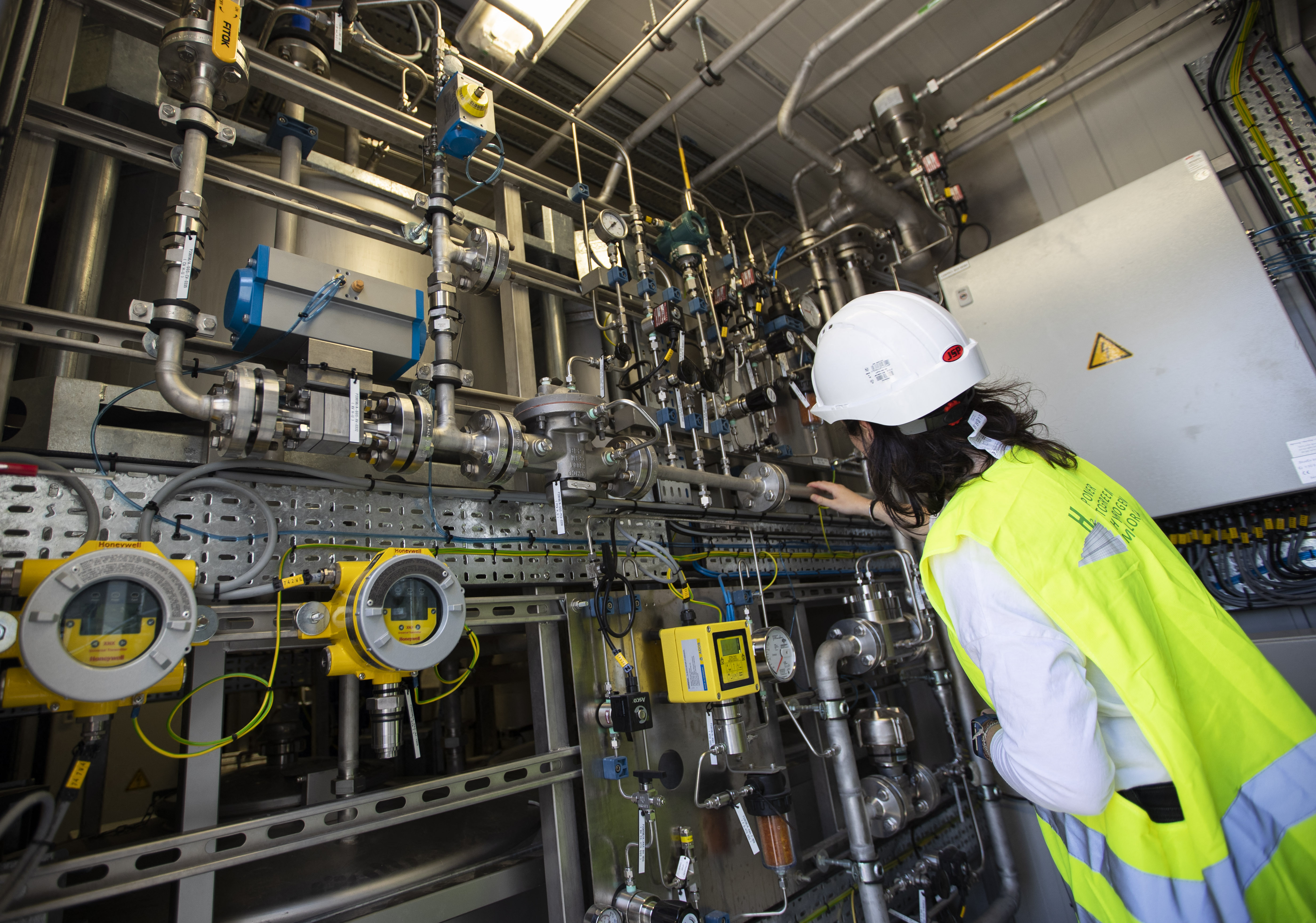 Egypt’s $83 billion green hydrogen dream hits ‘bankability wall’
