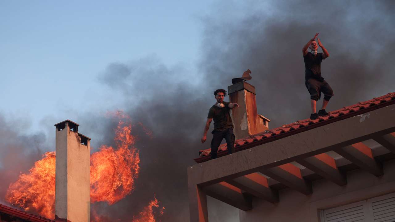 Wildfire in Kryoneri near Athens
