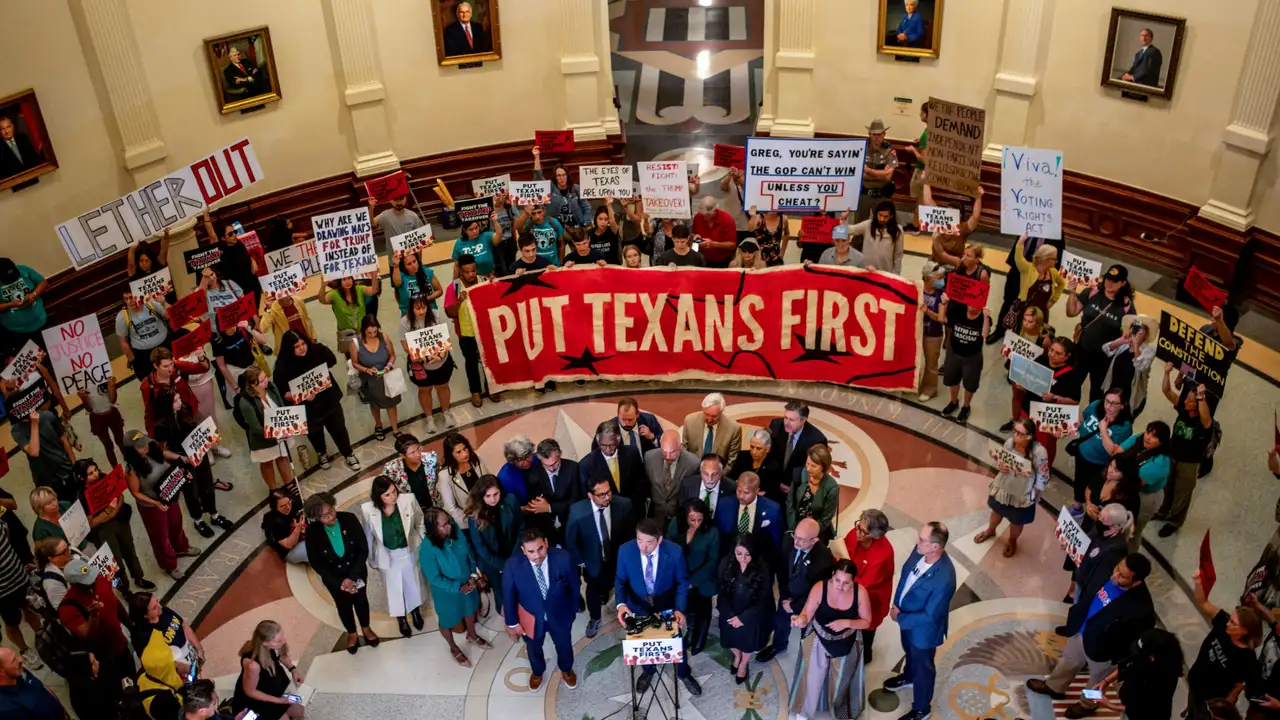 FILE PHOTO: Democratic lawmakers in Texas in redistricting battle
