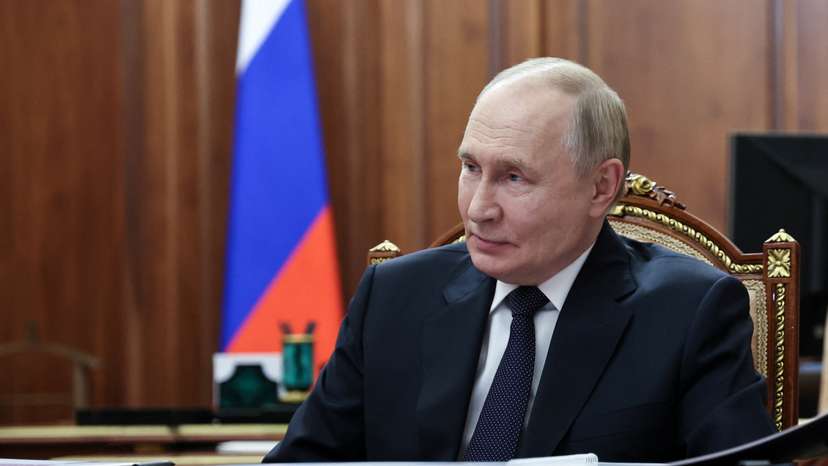 Russian President Putin meets Governor of Murmansk region Chibis in Moscow