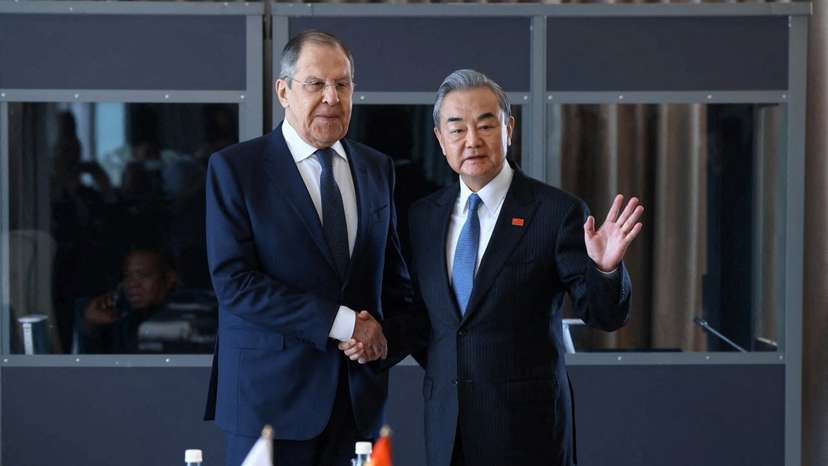 Russian Foreign Minister Sergei Lavrov and Chinese Foreign Minister Wang Yi meet in Johannesburg
