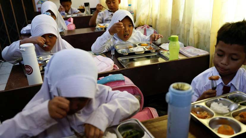 FILE PHOTO: Indonesia launches free meals programme