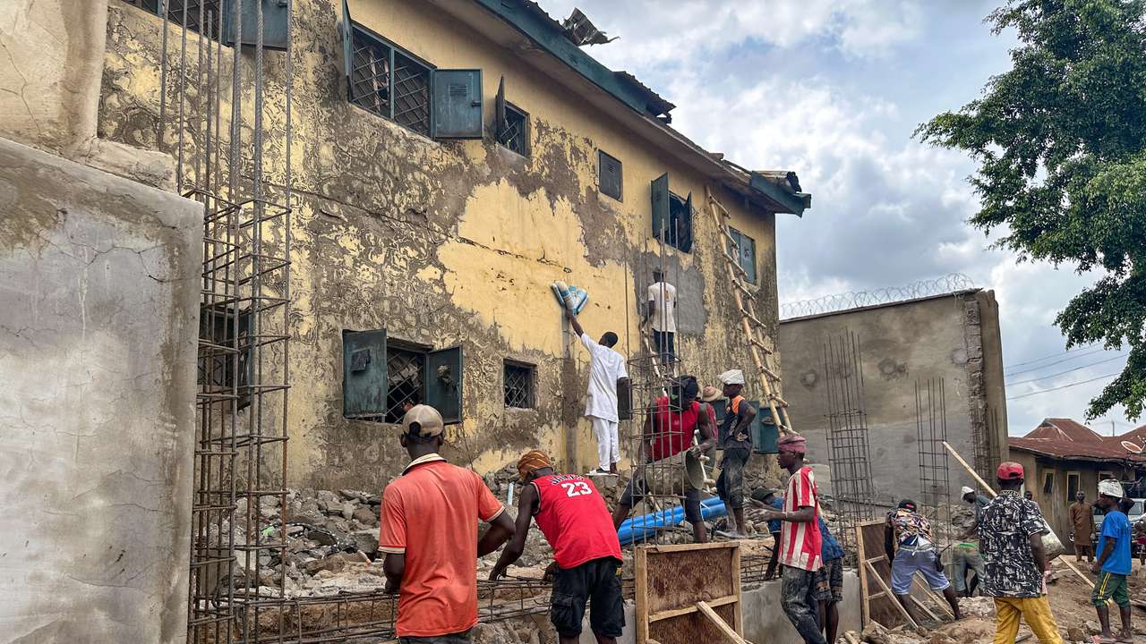 More than 100 inmates escape after rain damages Nigerian prison