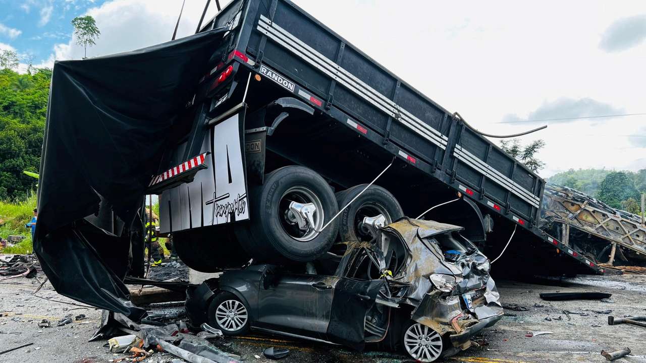 Traffic accident after a packed bus collided with a truck, at the Fernao Dias national highway