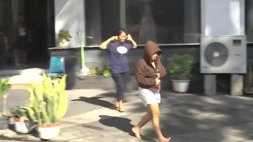 Powerful Aftershock Sends Indonesians Fleeing Buildings Again