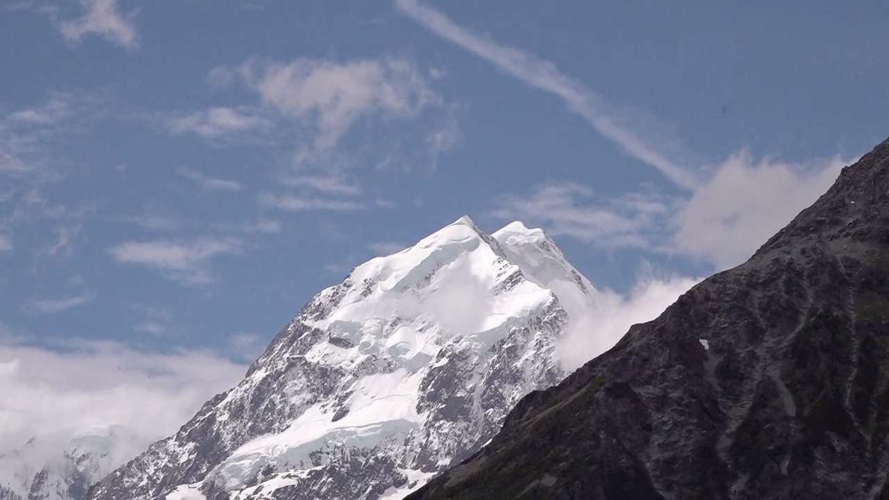 Mount Cook, or Aoraki Cook in Aoraki/Mount Cook National Park