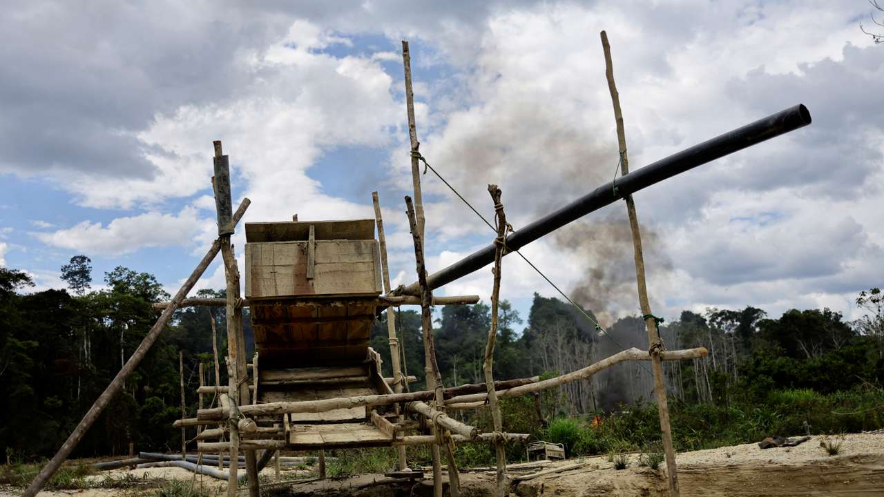 Operation by IBAMA against illegal mining in Yanomami Indigenous land