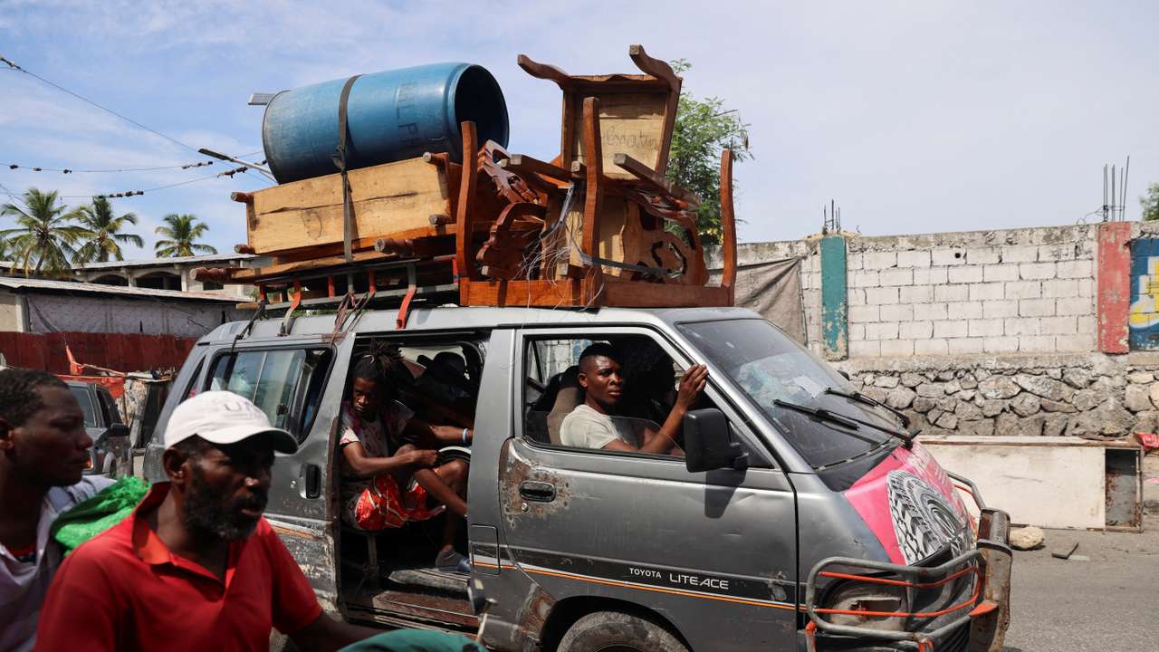 Haitians flee homes from gang violence, in Port-au-Prince
