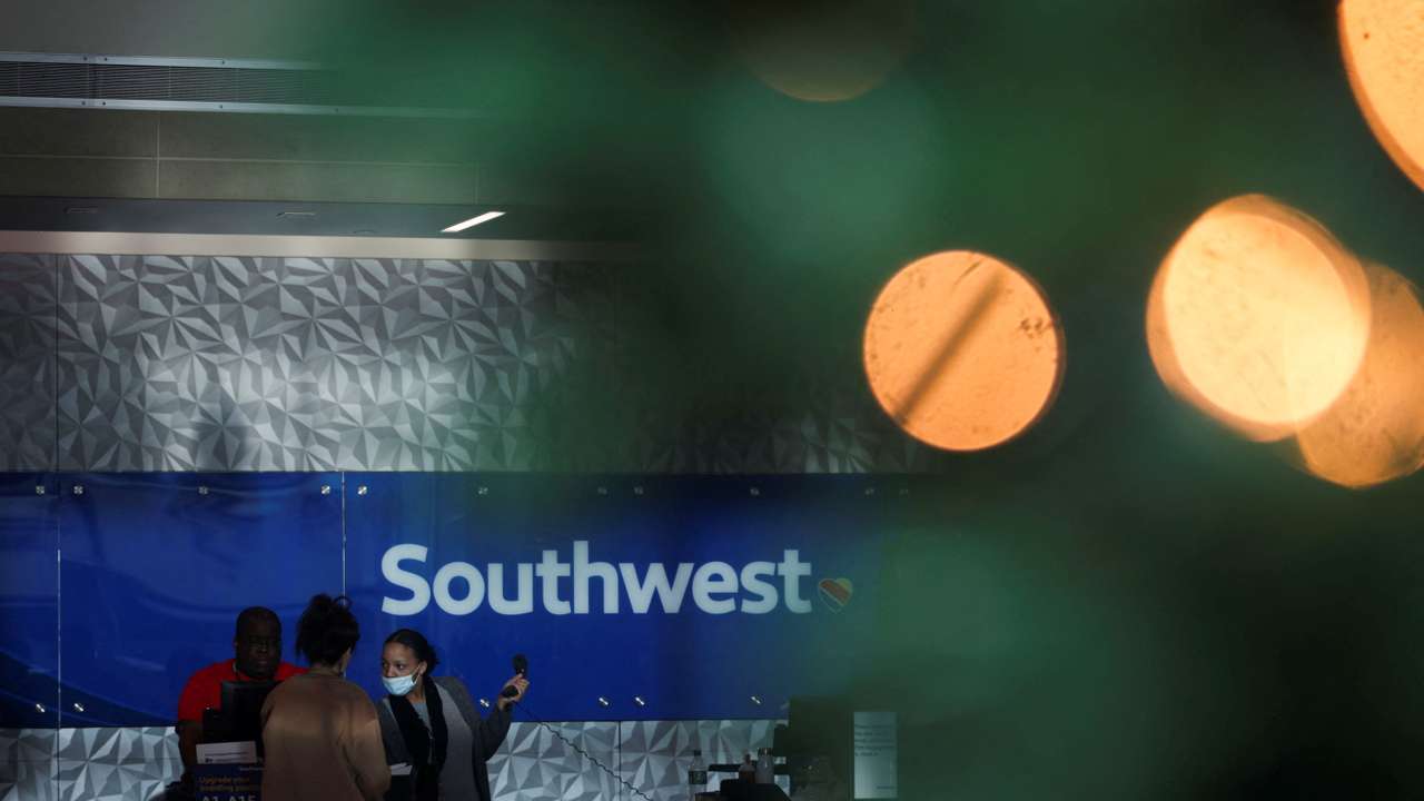 Travellers deal with weather cancellations at Dallas Love Field Airport