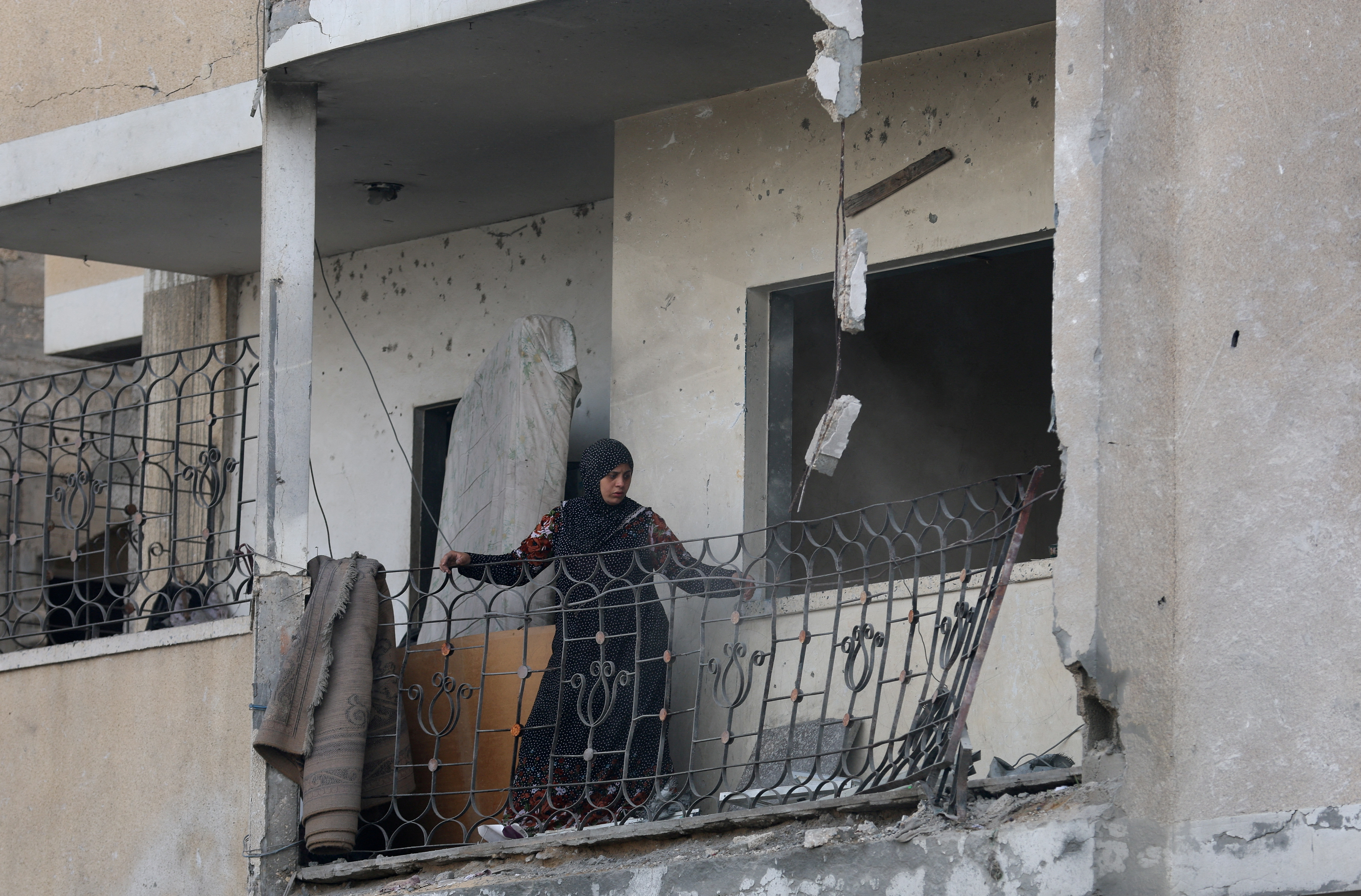 Aftermath of an Israeli strike on a house that took place on Monday, in Zawayda