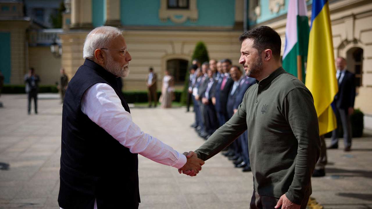 Ukraine's President Zelenskiy welcomes India's PM Modi in Kyiv