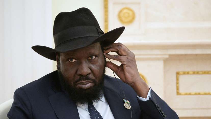 FILE PHOTO: Russia's President Vladimir Putin and South Sudan's President Salva Kiir meet in Moscow