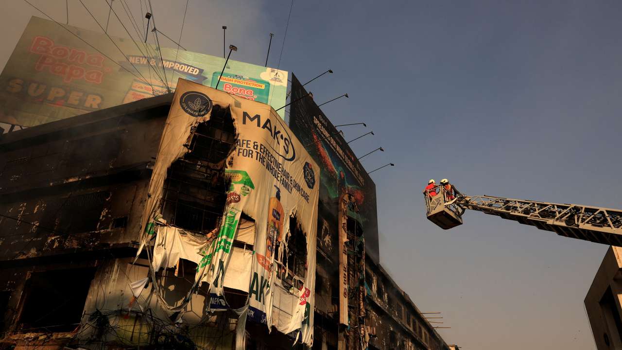 Aftermath of fire in a shopping mall in Karachi